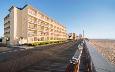 Photo 2 - Howard Johnson by Wyndham Ocean City Oceanfront