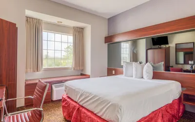 Photo 5 - Trident Inn & Suites, Baton Rouge