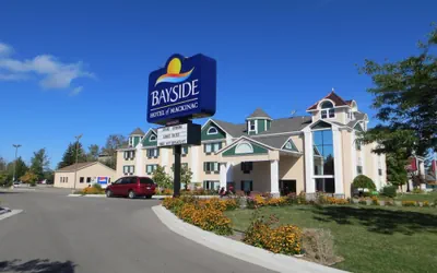 Photo 2 - Bayside Hotel of Mackinac
