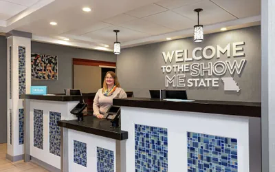 Photo 3 - Hampton Inn Kansas City/Blue Springs