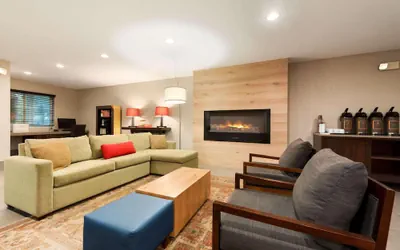 Photo 2 - Country Inn & Suites by Radisson, Cedar Rapids Airport, IA