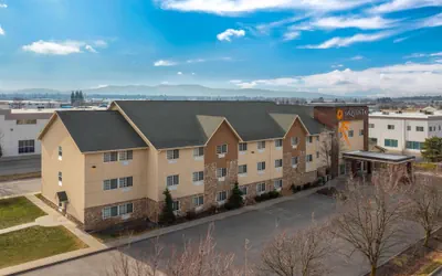 Photo 2 - La Quinta Inn & Suites by Wyndham Spokane Valley