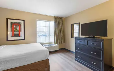 Photo 5 - Extended Stay America Select Suites - St. Louis - Airport - Central