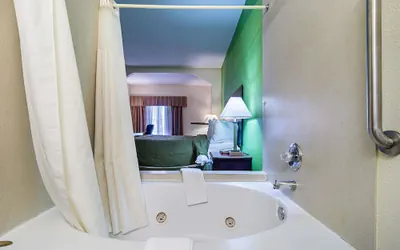 Photo 5 - Quality Inn & Suites Harvey - Chicago Southland