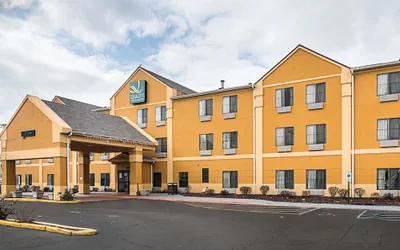 Photo 2 - Quality Inn & Suites Harvey - Chicago Southland