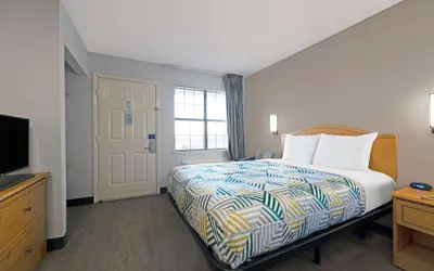 Photo 5 - Studio 6 North Richland Hills, TX - Fort Worth