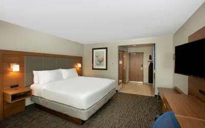 Photo 4 - Holiday Inn Express & Suites Norfolk by IHG