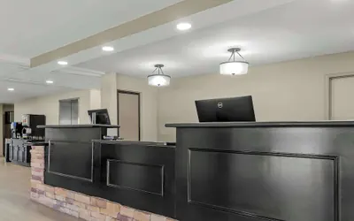 Photo 4 - Best Western Saluki Inn