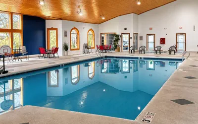 Photo 2 - Comfort Suites Wisconsin Dells Area