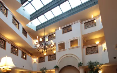 Photo 3 - Coast Burbank Hotel