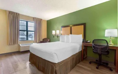 Photo 3 - Studio 6 Suites Seattle Kent WA