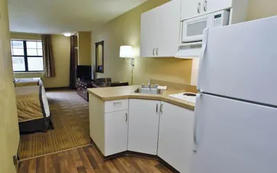 Photo 5 - Studio 6 Suites Seattle Kent WA