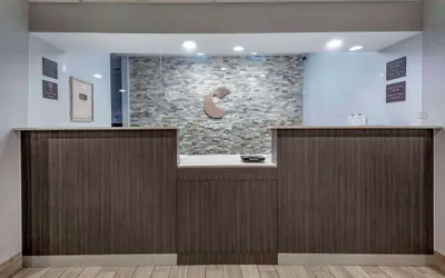 Photo 2 - Comfort Inn & Suites Liverpool - Syracuse