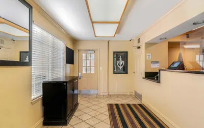 Photo 5 - Extended Stay America Suites Portland Beaverton