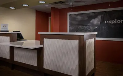 Photo 4 - Hampton Inn & Suites Phoenix/Scottsdale