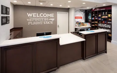 Photo 5 - Hampton Inn & Suites Asheville Airport