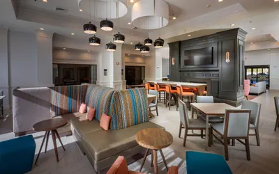 Photo 2 - Hampton Inn & Suites Asheville Airport