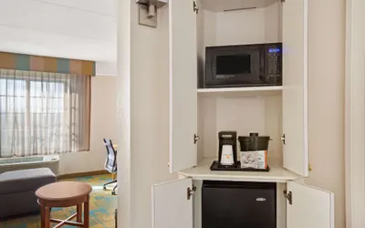 Photo 5 - La Quinta Inn & Suites by Wyndham Ft. Lauderdale Plantation
