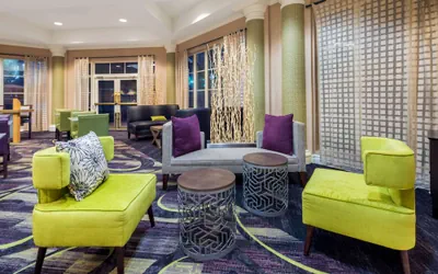Photo 3 - La Quinta Inn & Suites by Wyndham Ft. Lauderdale Plantation
