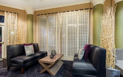 Photo 4 - La Quinta Inn & Suites by Wyndham Ft. Lauderdale Plantation