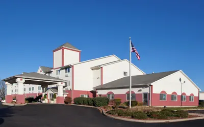Photo 2 - Holiday Inn Express Mt Vernon by IHG