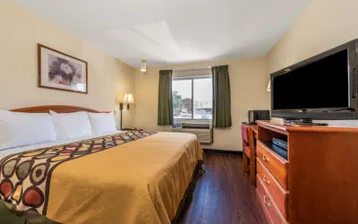Photo 3 - Super 8 by Wyndham Denton