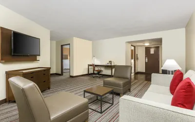 Photo 4 - Four Points by Sheraton Bentonville