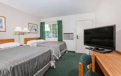 Photo 5 - Travelodge by Wyndham Grants Pass