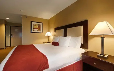 Photo 4 - Best Western Macomb Inn