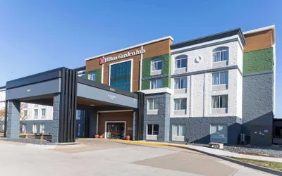 Photo 2 - Hilton Garden Inn Des Moines Airport