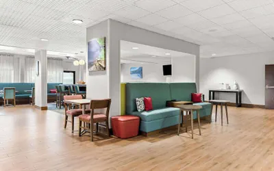 Photo 3 - Hampton Inn Florence Midtown near University of North Alabama