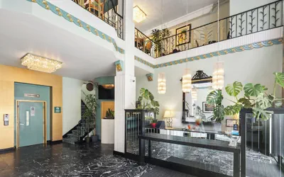 Photo 3 - Embassy Hotel