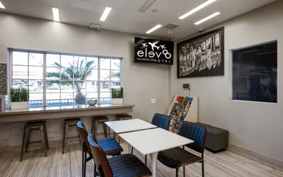 Photo 3 - Elev8 Hotel Los Angeles LAX