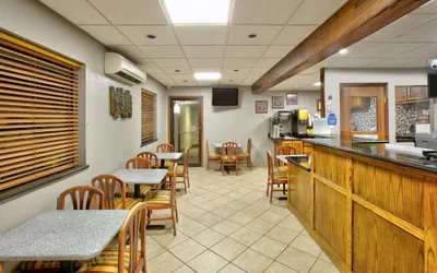 Photo 4 - Super 8 by Wyndham Amarillo