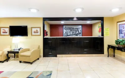 Photo 3 - Super 8 by Wyndham Richmond