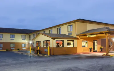 Photo 2 - Super 8 by Wyndham Richmond