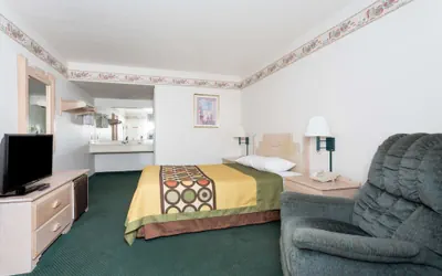 Photo 3 - Super 8 by Wyndham Cottonwood
