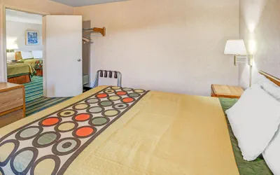 Photo 5 - Super 8 by Wyndham Yreka