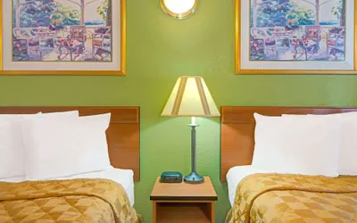 Photo 4 - Travelodge by Wyndham Sacramento / Rancho Cordova