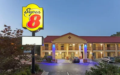 Photo 2 - Super 8 by Wyndham Decatur/Dntn/Atlanta Area