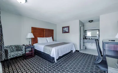 Photo 2 - Travelodge by Wyndham Jackson I-40 Exit 82