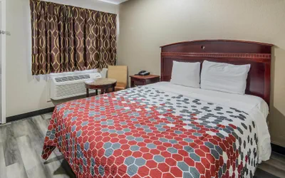 Photo 5 - Super 8 by Wyndham Waco North I-35