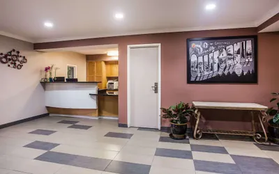 Photo 3 - Super 8 by Wyndham Vacaville