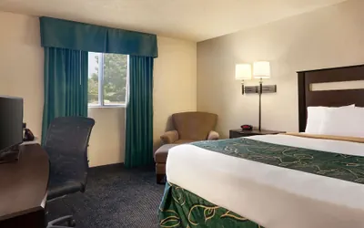 Photo 4 - Travelodge by Wyndham Jefferson City