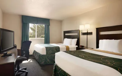 Photo 3 - Travelodge by Wyndham Jefferson City