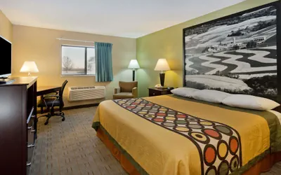 Photo 5 - Super 8 by Wyndham Rochelle