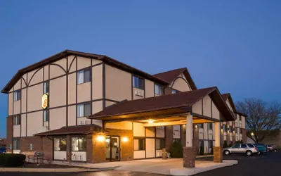 Super 8 by Wyndham Woodstock