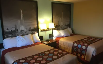 Photo 4 - Super 8 by Wyndham Woodstock