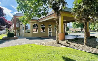 Photo 2 - Hotel Zion Inn