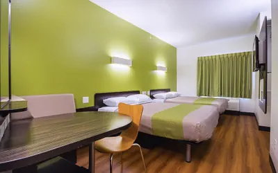 Photo 2 - Days Inn by Wyndham South Bend / Notre Dame